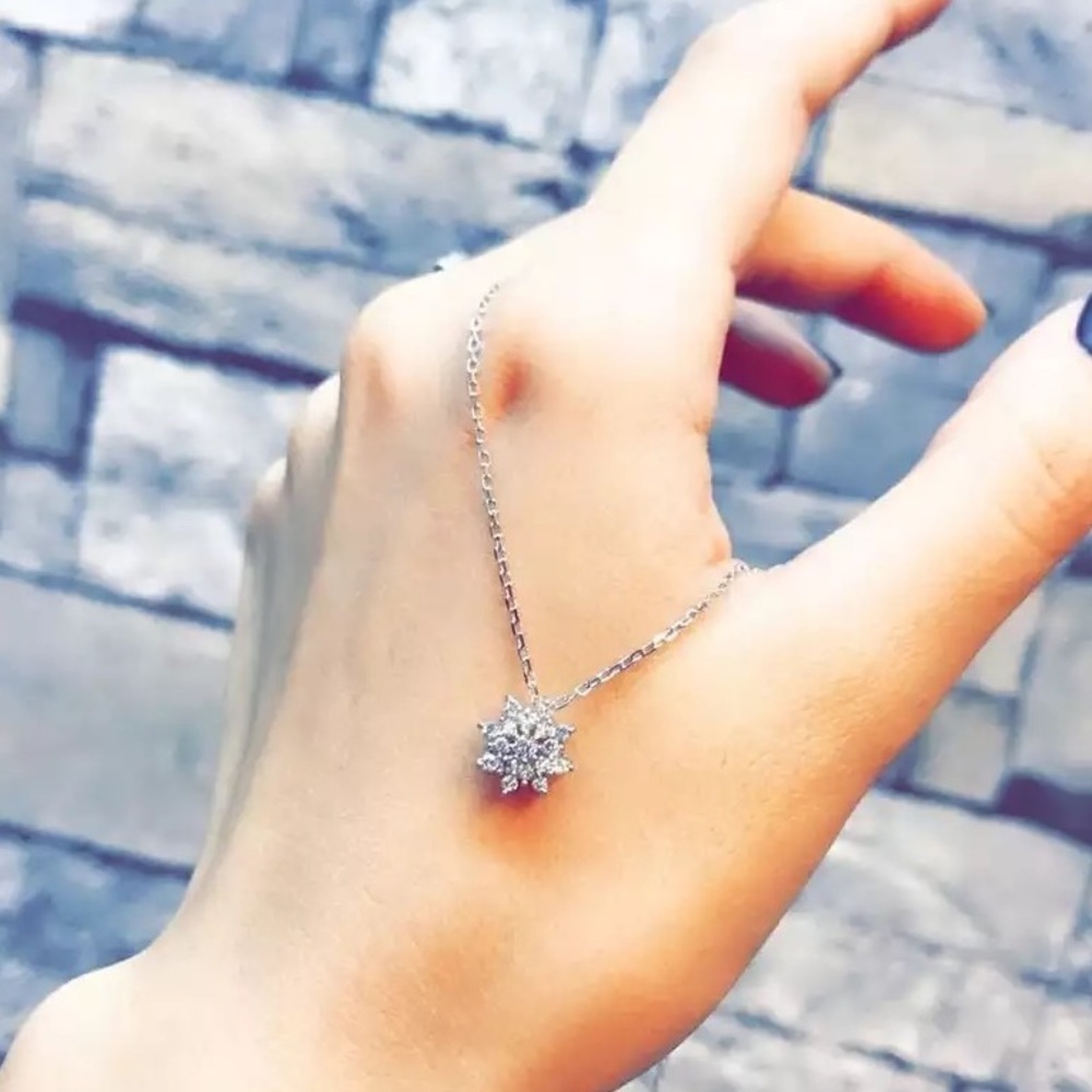 Sterling silver CZ flower necklace 💎💕 - Picture 4 of 6
